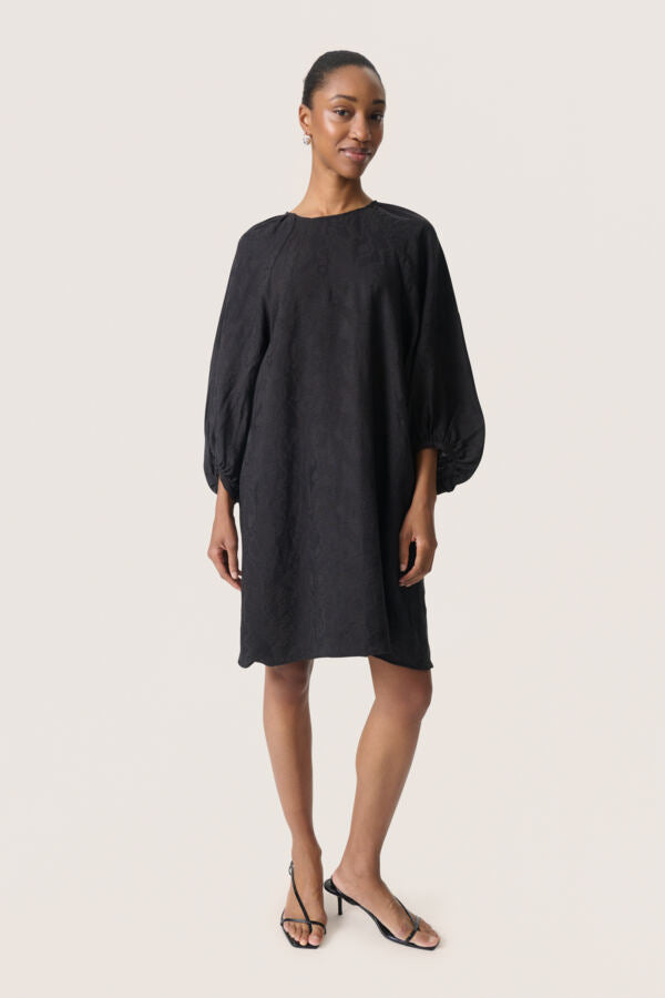 Robe Amelina