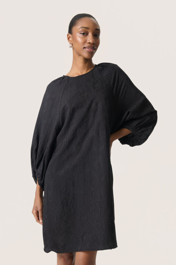 Robe Amelina