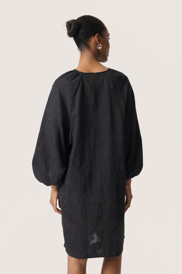 Robe Amelina