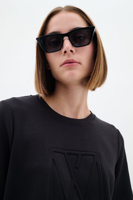 T-Shirt Logo In Wear